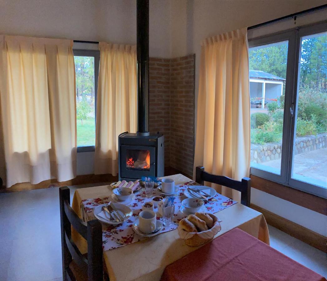 Estancia Quillen Lodge - Hosteria Alumine Bagian luar foto